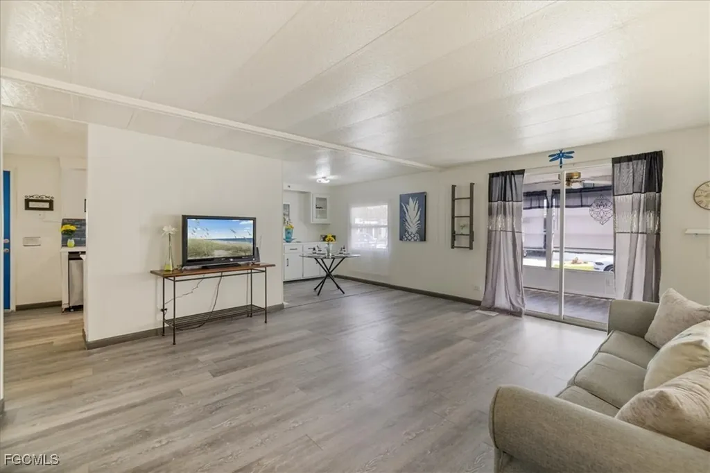 952 Days Lane North Fort Myers FL 33917