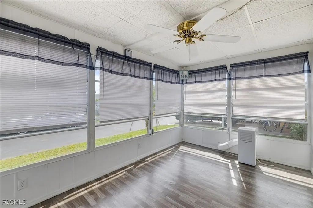 952 Days Lane North Fort Myers FL 33917