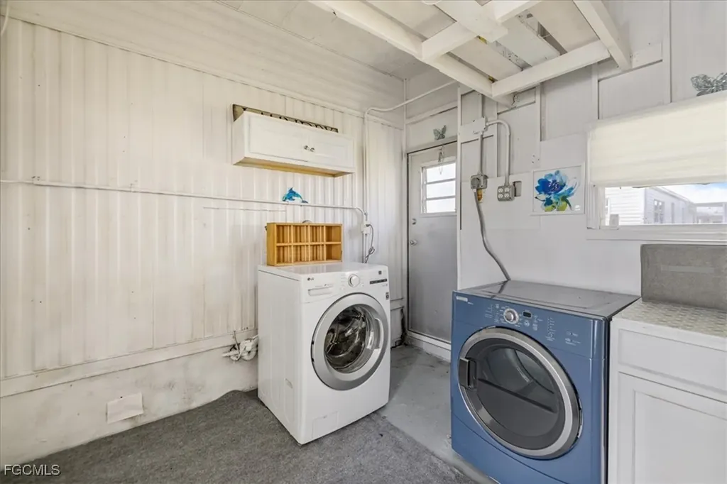 952 Days Lane North Fort Myers FL 33917