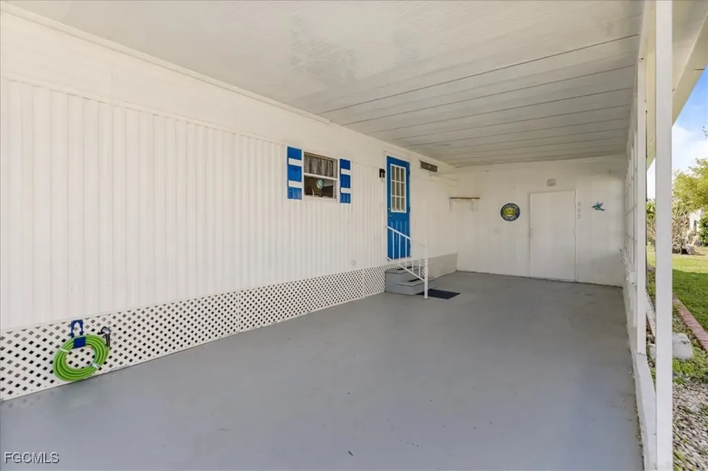 952 Days Lane North Fort Myers FL 33917