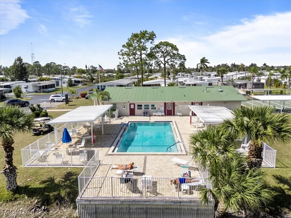 952 Days Lane North Fort Myers FL 33917