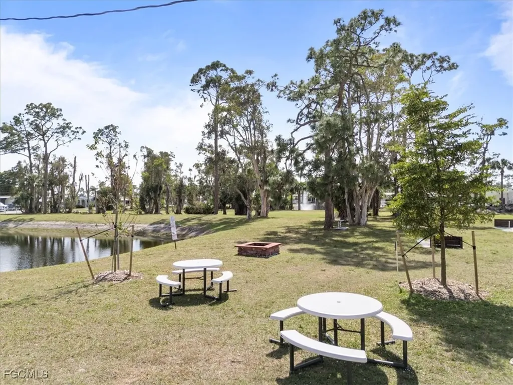 952 Days Lane North Fort Myers FL 33917