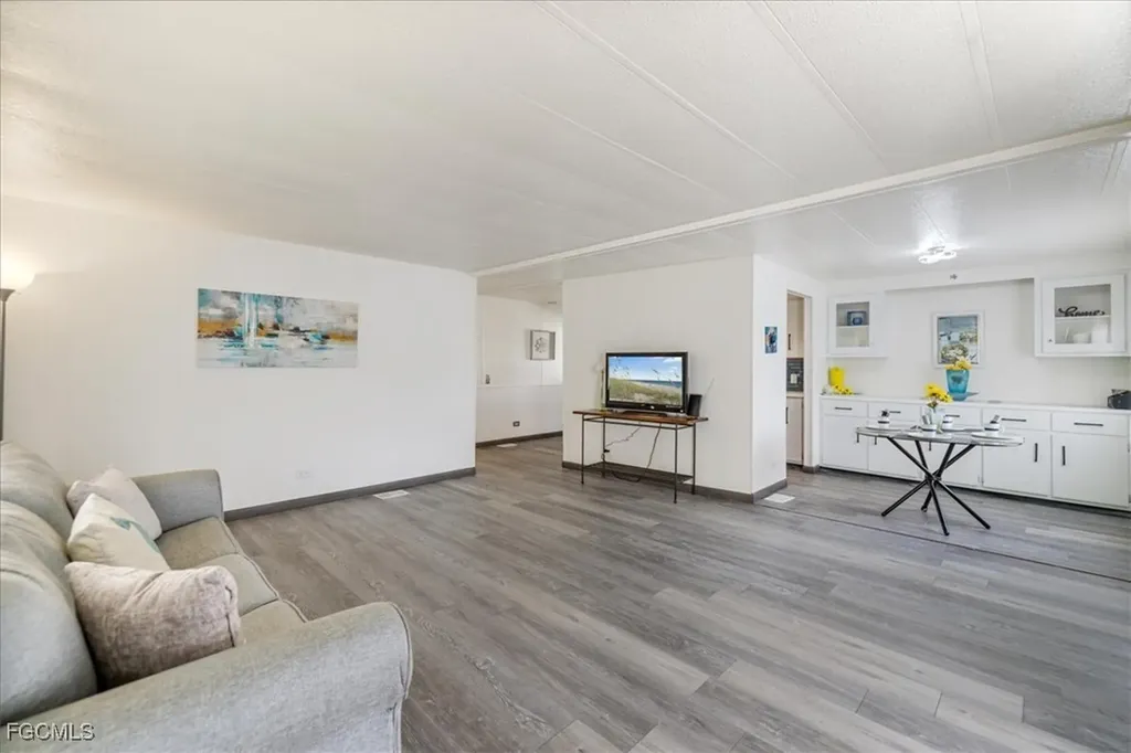 952 Days Lane North Fort Myers FL 33917