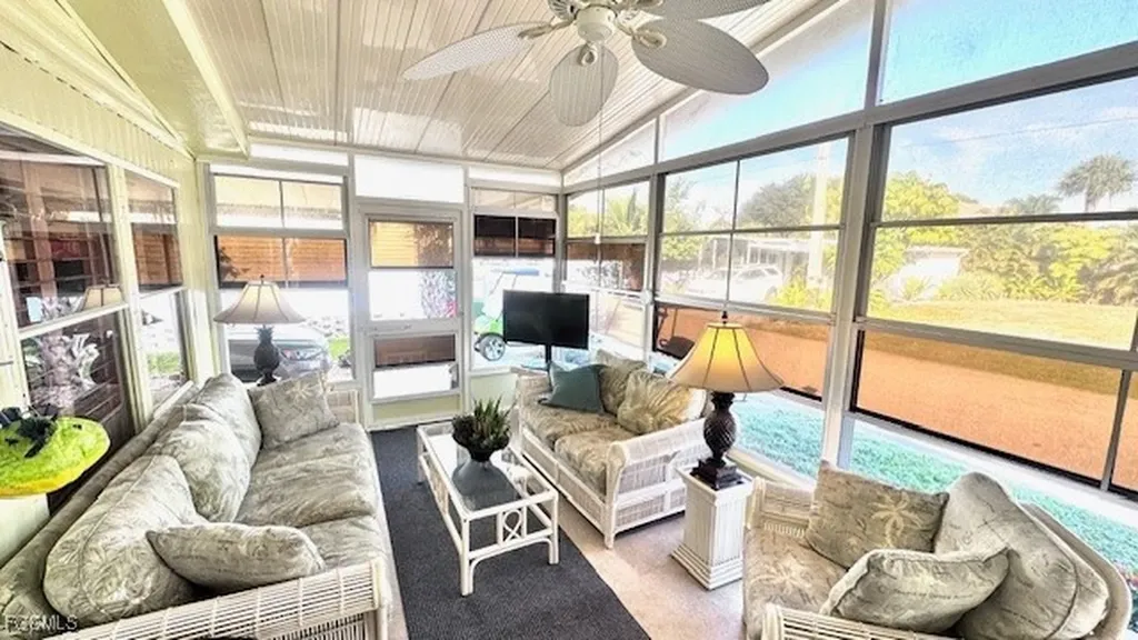 14590 Paul Revere Loop North Fort Myers FL 33917