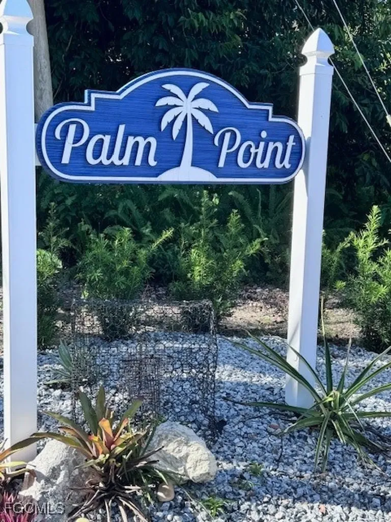 14590 Paul Revere Loop North Fort Myers FL 33917