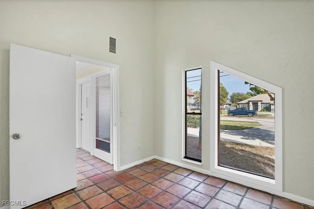 1930 Viscaya Parkway Cape Coral FL 33990