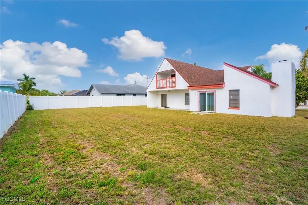 1930 Viscaya Parkway Cape Coral FL 33990