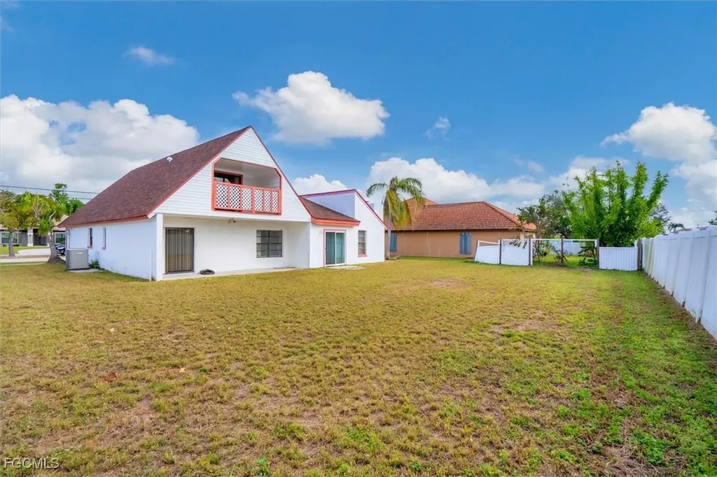 1930 Viscaya Parkway Cape Coral FL 33990