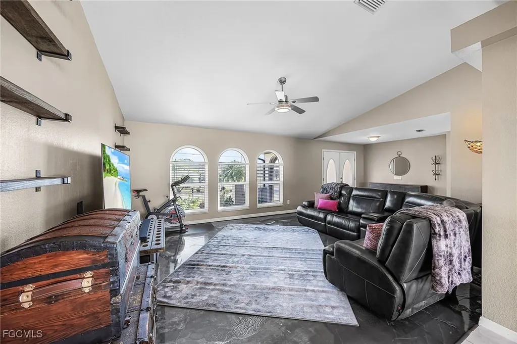 3714 Palm Tree Boulevard Cape Coral FL 33904