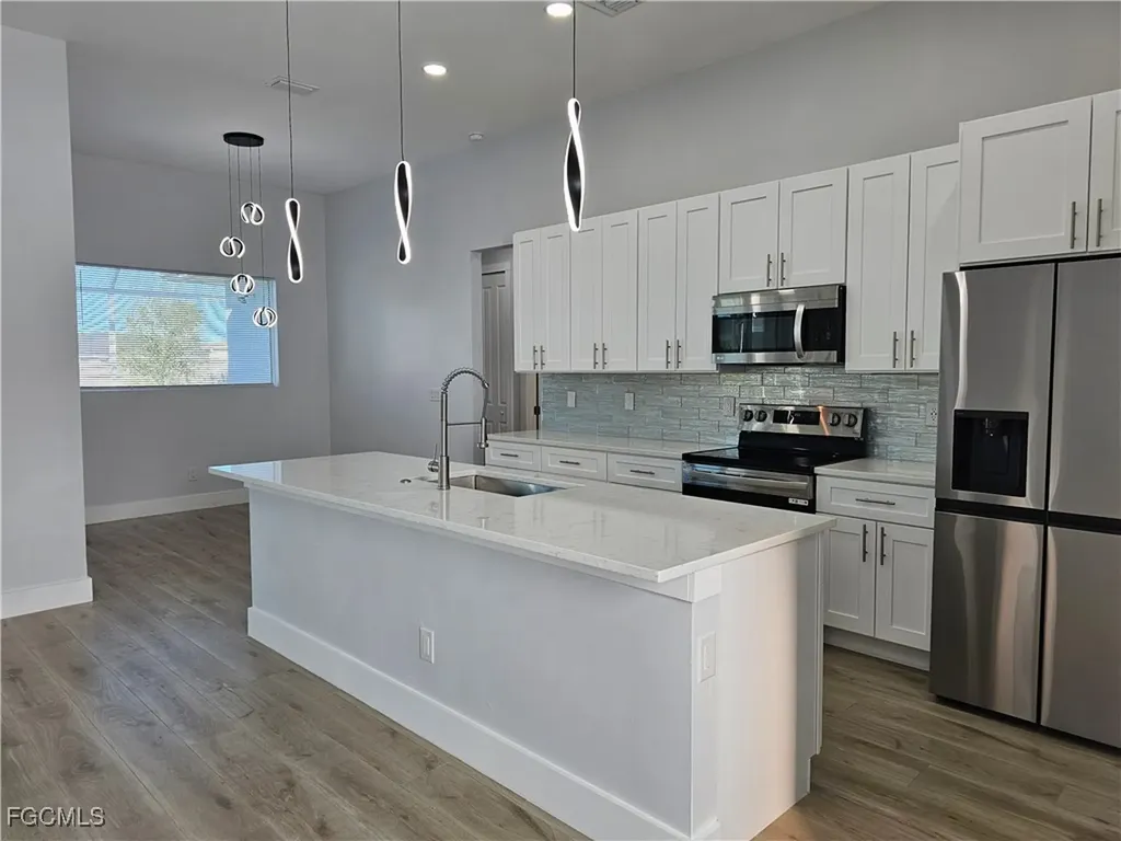 1425 NW 1st Street Cape Coral FL 33993
