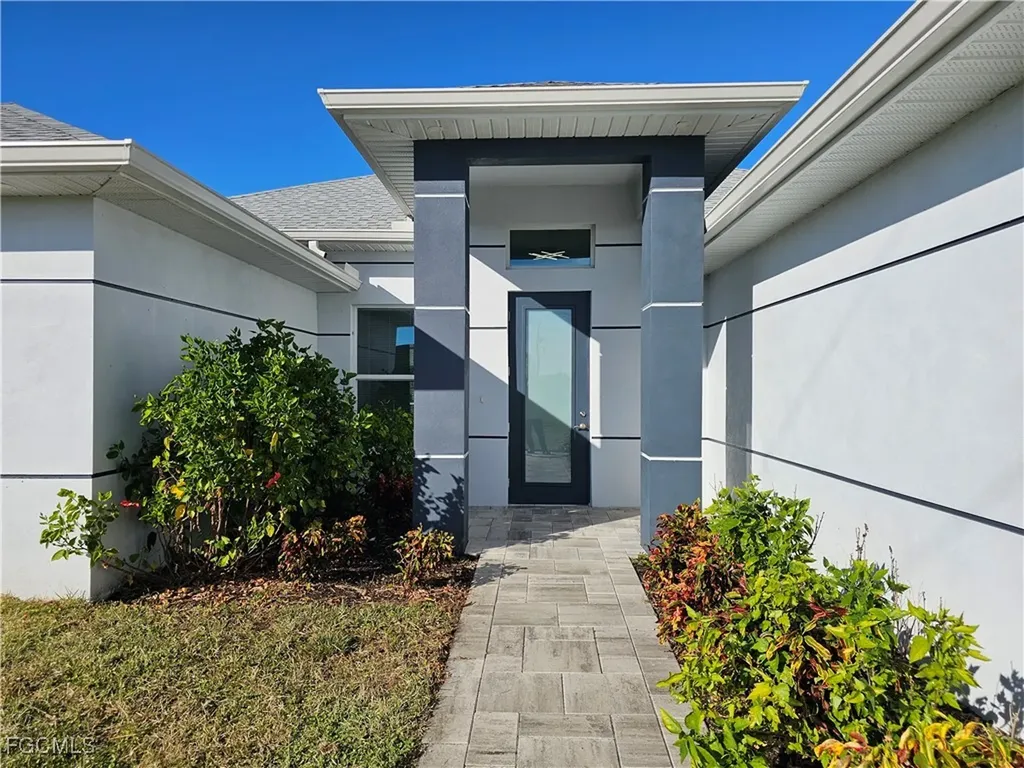 1425 NW 1st Street Cape Coral FL 33993