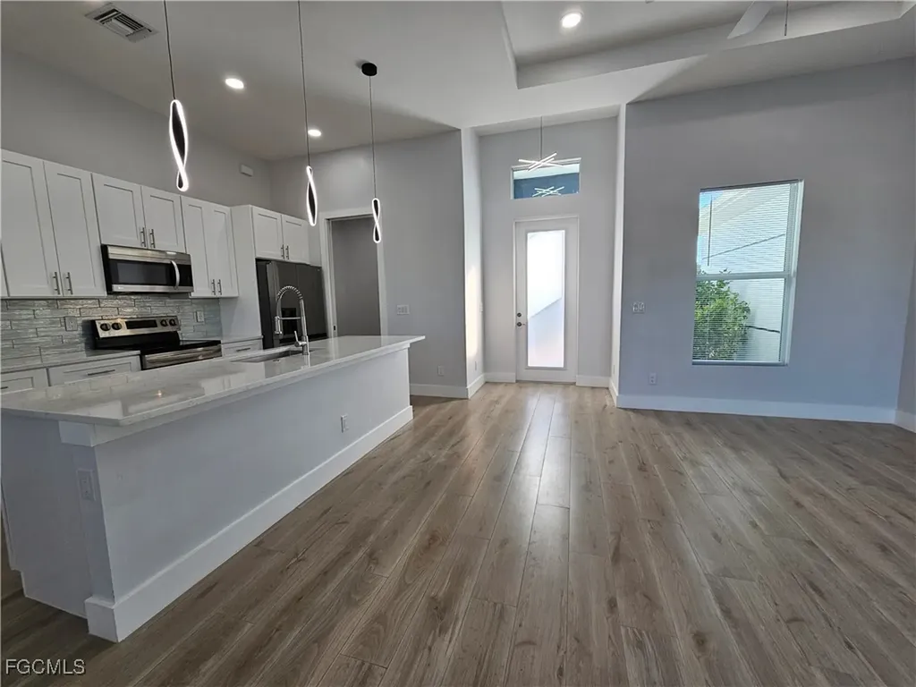 1425 NW 1st Street Cape Coral FL 33993