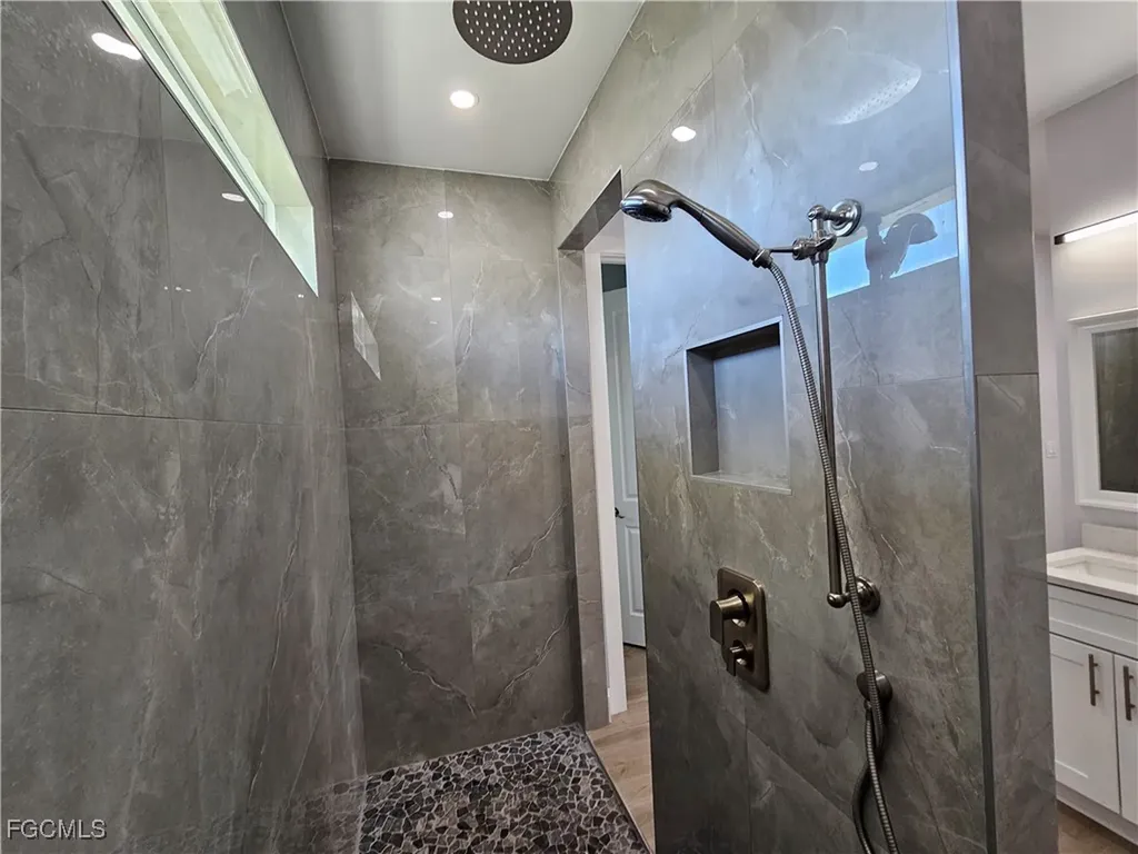 1425 NW 1st Street Cape Coral FL 33993