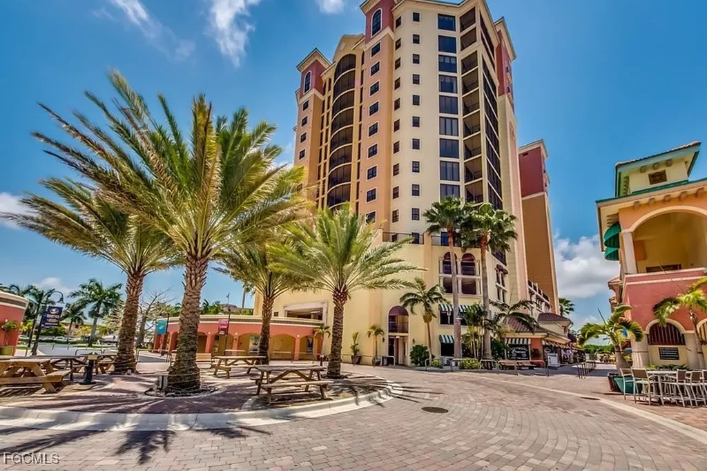 1425 NW 1st Street Cape Coral FL 33993
