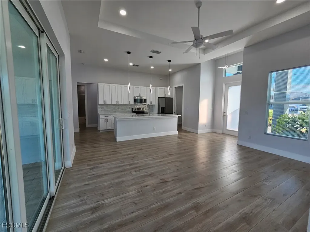 1425 NW 1st Street Cape Coral FL 33993