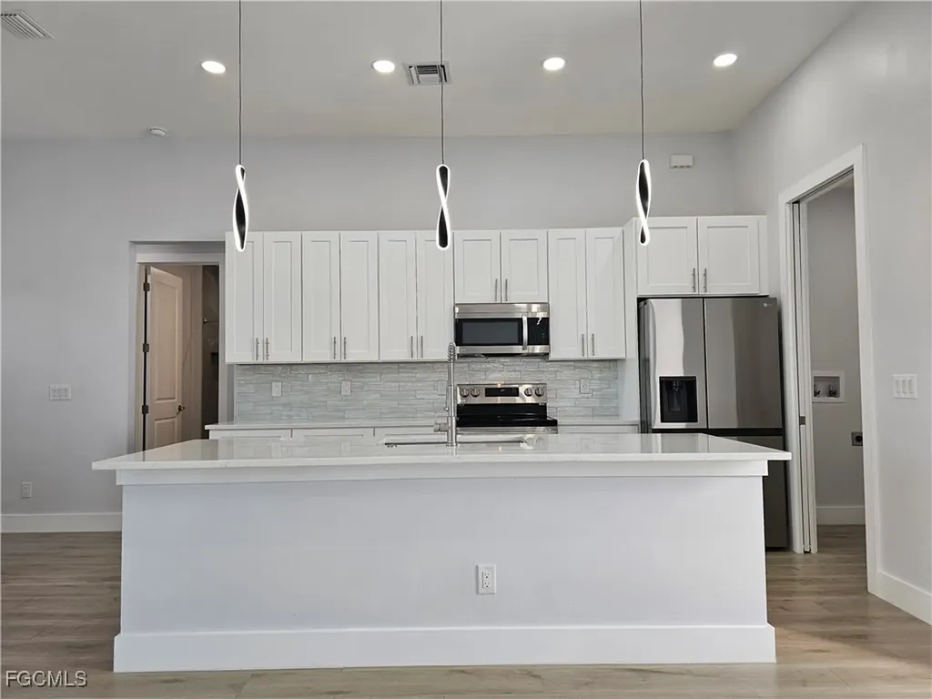 1425 NW 1st Street Cape Coral FL 33993