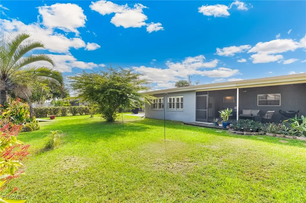 3813 SE 10th Avenue Cape Coral FL 33904