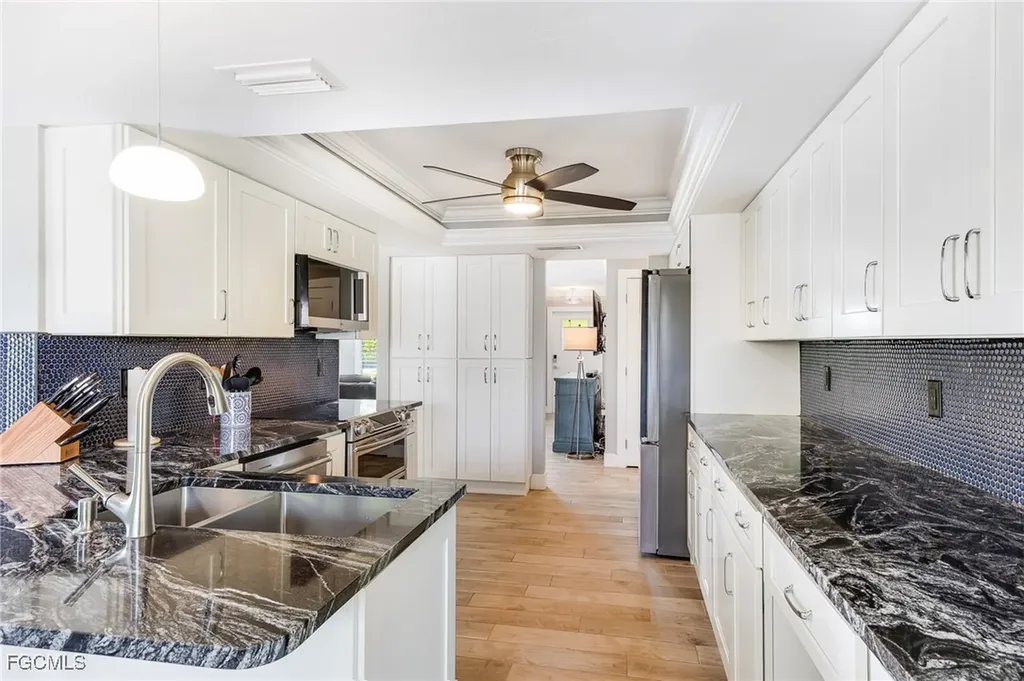 3813 SE 10th Avenue Cape Coral FL 33904
