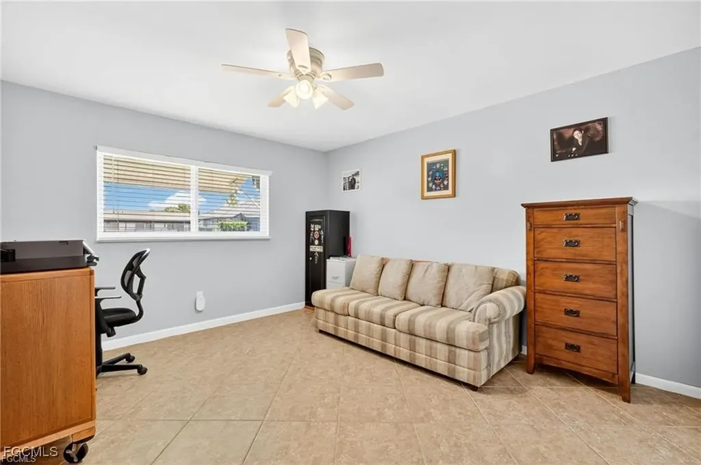 4909 SW 8th Court Cape Coral FL 33914