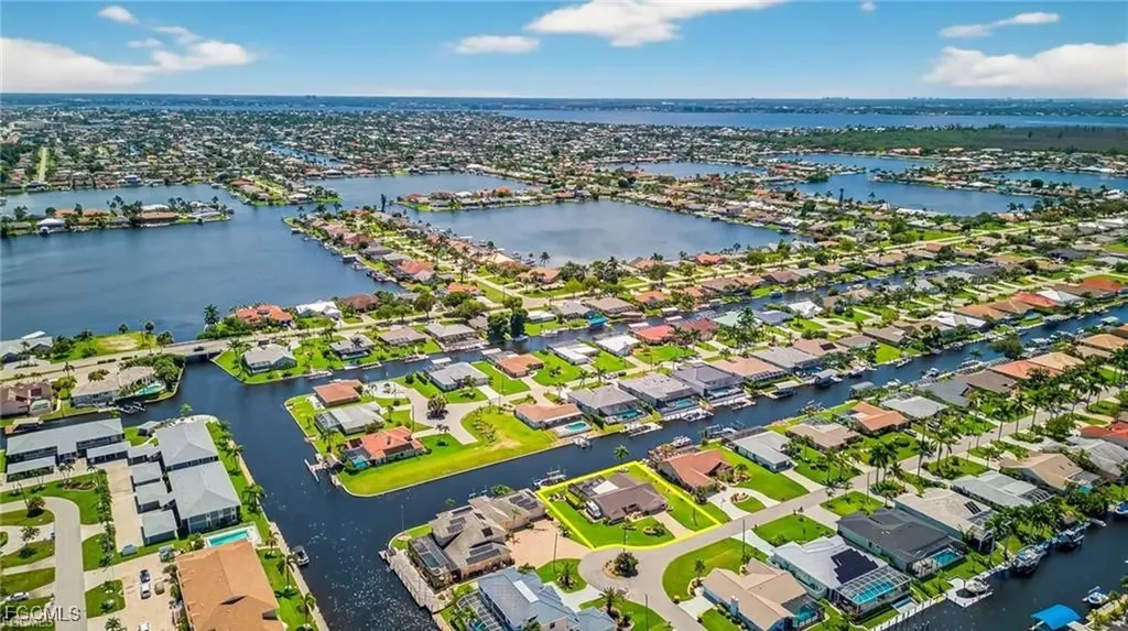 4909 SW 8th Court Cape Coral FL 33914