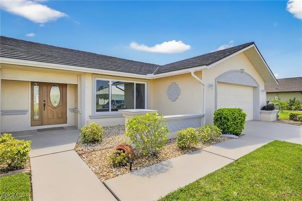 4909 SW 8th Court Cape Coral FL 33914