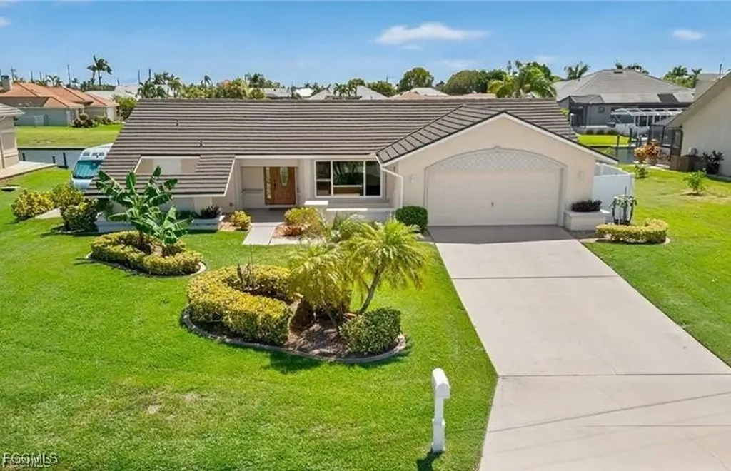 4909 SW 8th Court Cape Coral FL 33914