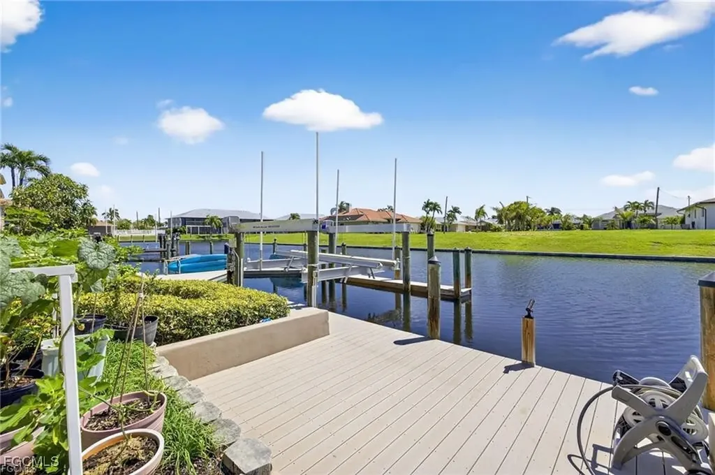 4909 SW 8th Court Cape Coral FL 33914