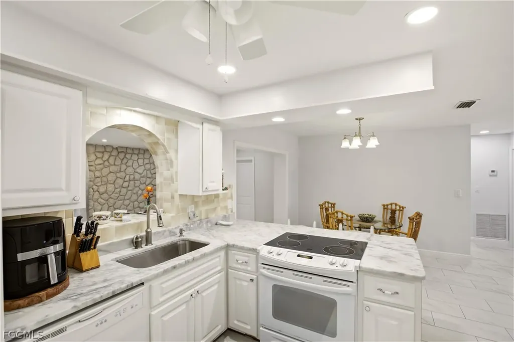 1736 Bonnie Court Fort Myers FL 33901