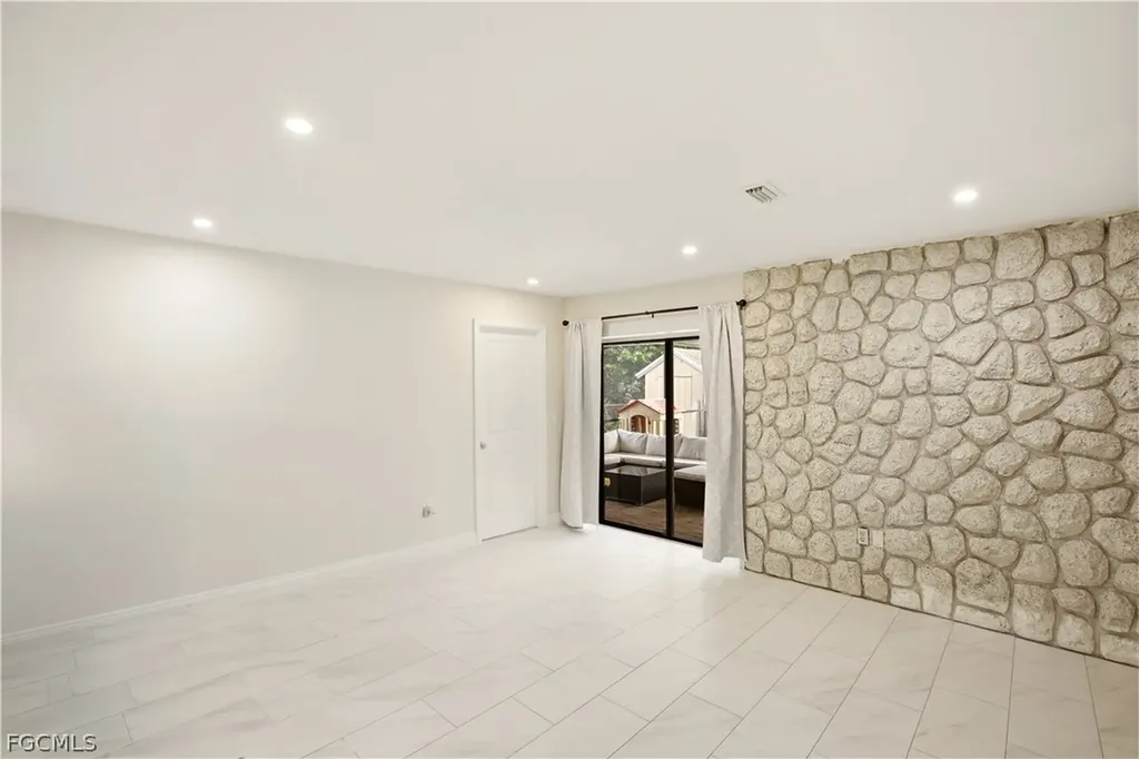 1736 Bonnie Court Fort Myers FL 33901