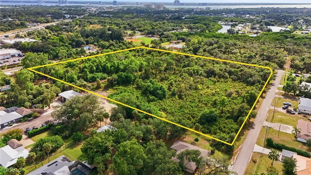 536 Evergreen Road North Fort Myers FL 33903
