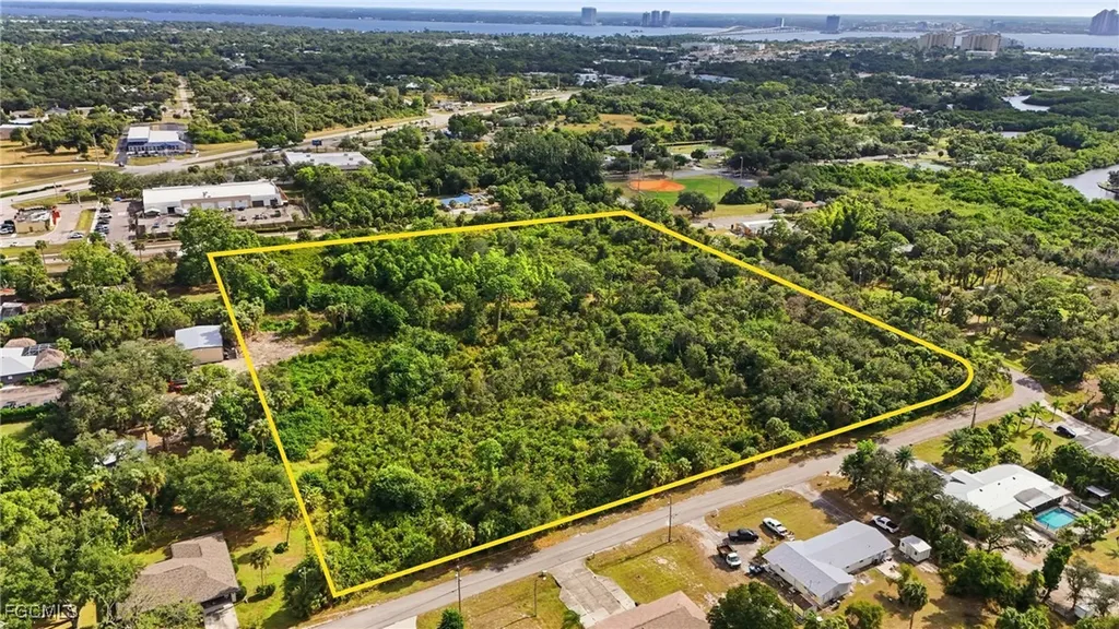 536 Evergreen Road North Fort Myers FL 33903
