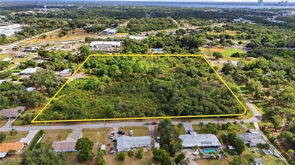 536 Evergreen Road North Fort Myers FL 33903