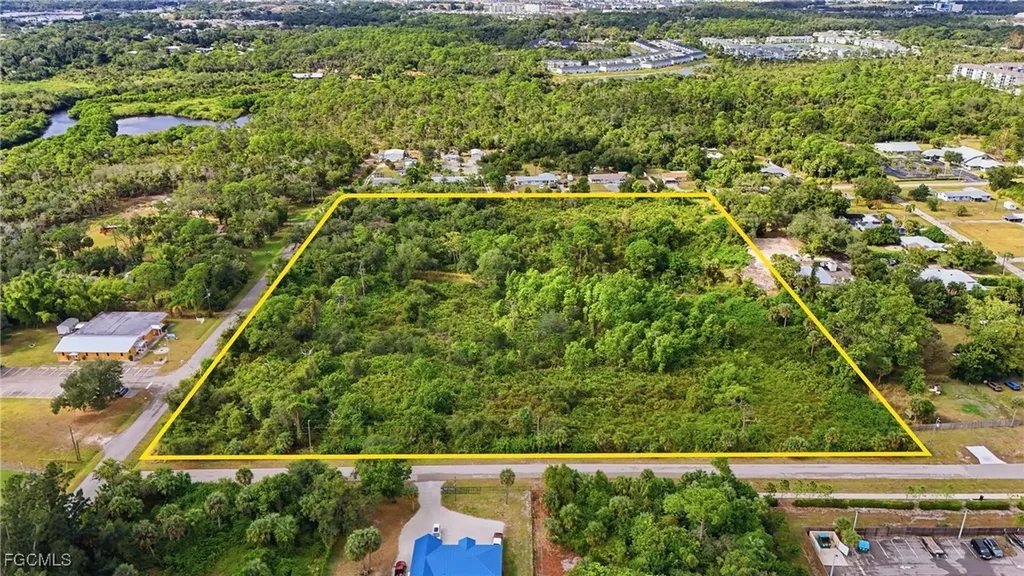 536 Evergreen Road North Fort Myers FL 33903
