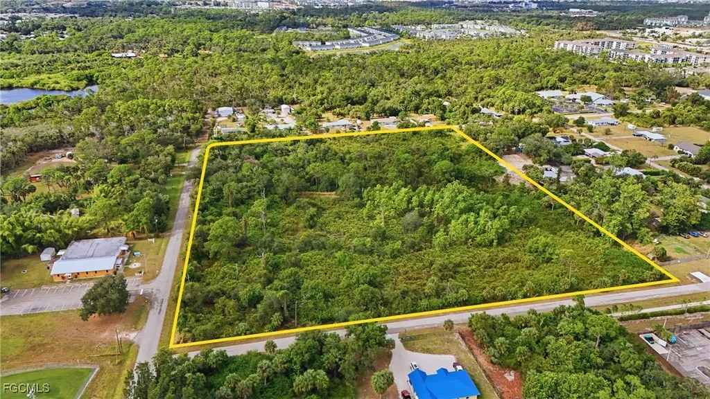 536 Evergreen Road North Fort Myers FL 33903