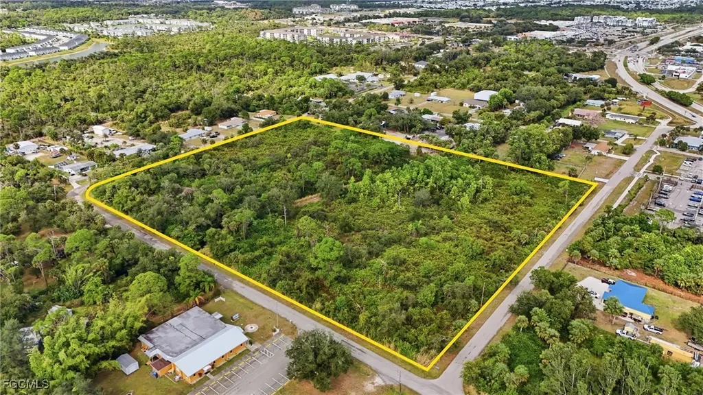 536 Evergreen Road North Fort Myers FL 33903