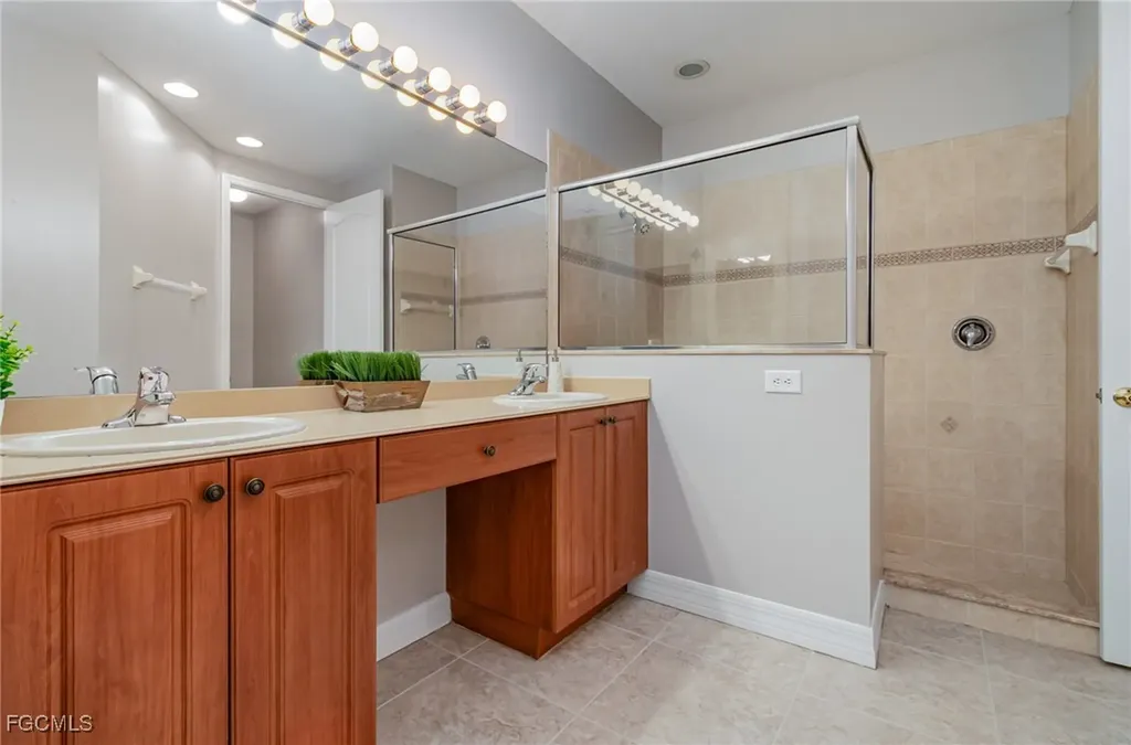 6071 Jonathans Bay Circle Fort Myers FL 33908