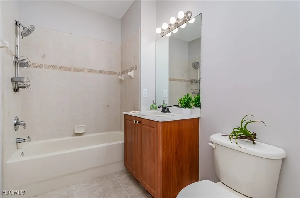 6071 Jonathans Bay Circle Fort Myers FL 33908