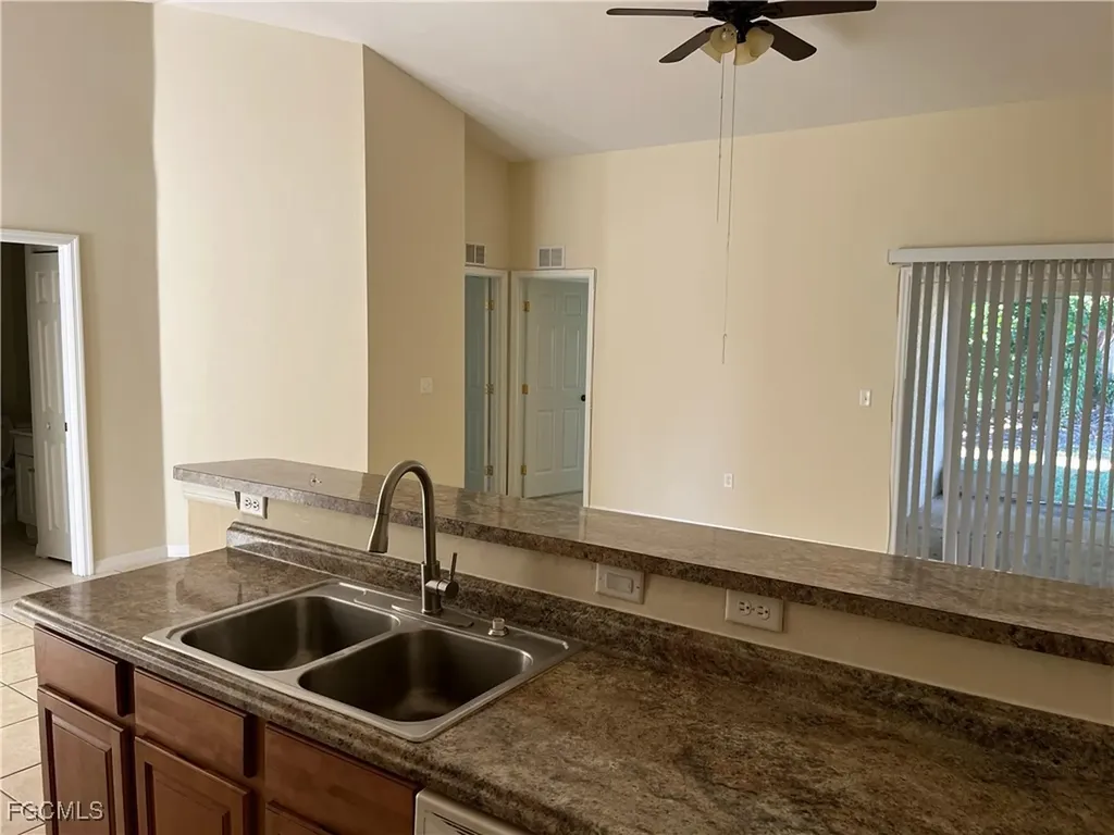 601 SE 5th Street Cape Coral FL 33990