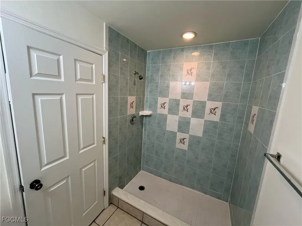 601 SE 5th Street Cape Coral FL 33990