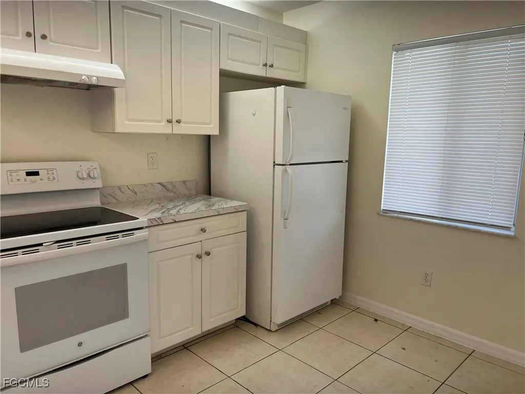 1236-1302 SE 40th Street Cape Coral FL 33904