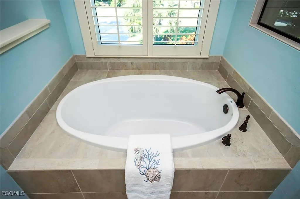 1310 Par View Drive Sanibel FL 33957