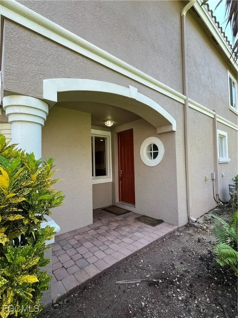 9999 Chiana Circle Fort Myers FL 33905