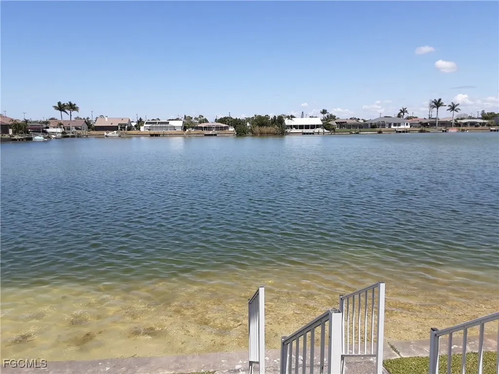 850 SE 1st Terrace Cape Coral FL 33990