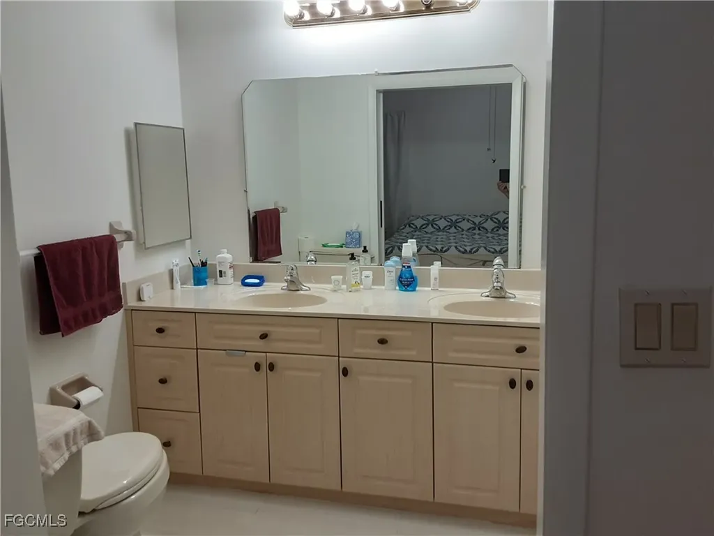 850 SE 1st Terrace Cape Coral FL 33990