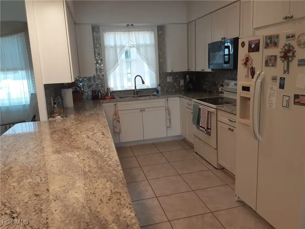 850 SE 1st Terrace Cape Coral FL 33990