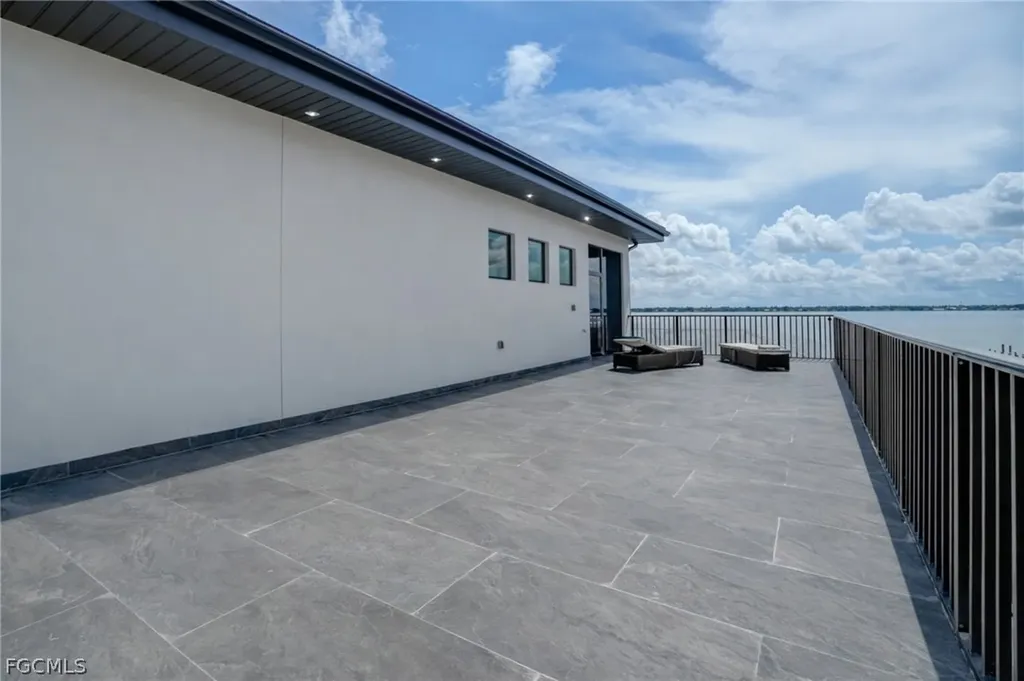 6390 River Club Court North Fort Myers FL 33917
