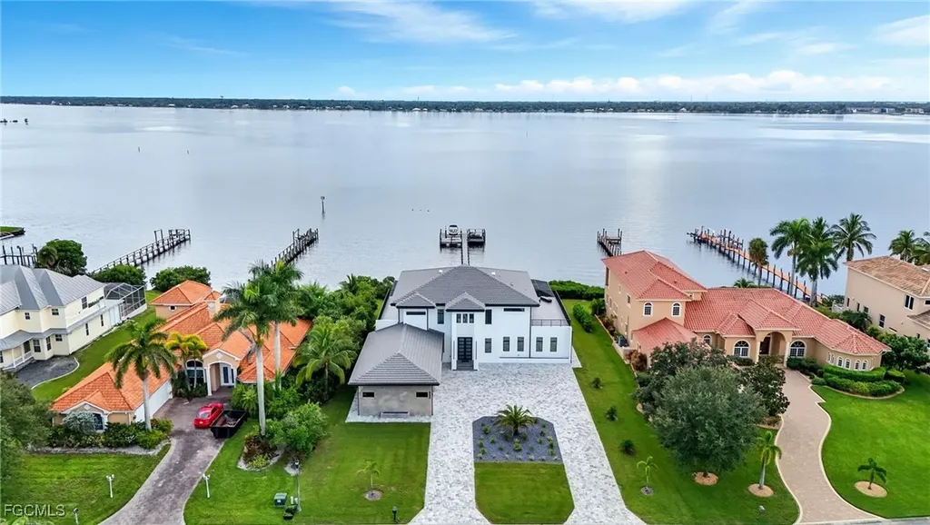 6390 River Club Court North Fort Myers FL 33917
