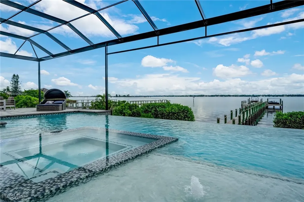 6390 River Club Court North Fort Myers FL 33917