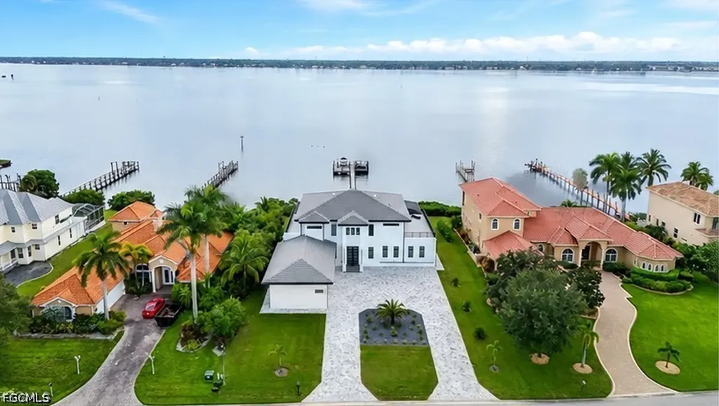 6390 River Club Court North Fort Myers FL 33917