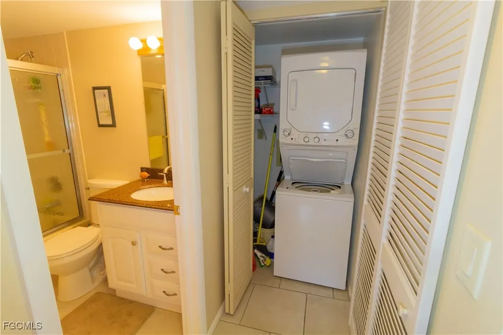 8200 Summerlin Village Circle Fort Myers FL 33919